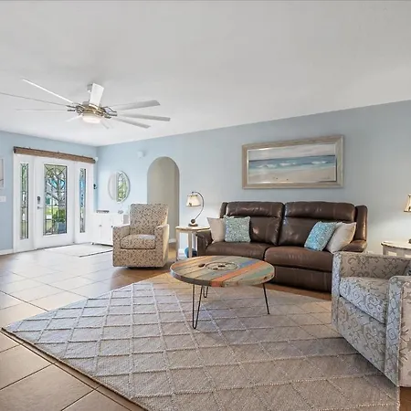 18614 Briggs Villa